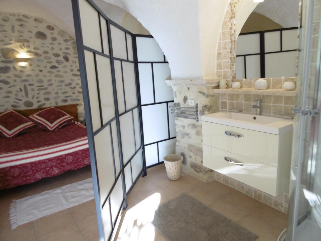 La Ferme De Valauris Bed and Breakfast Sisteron Εξωτερικό φωτογραφία